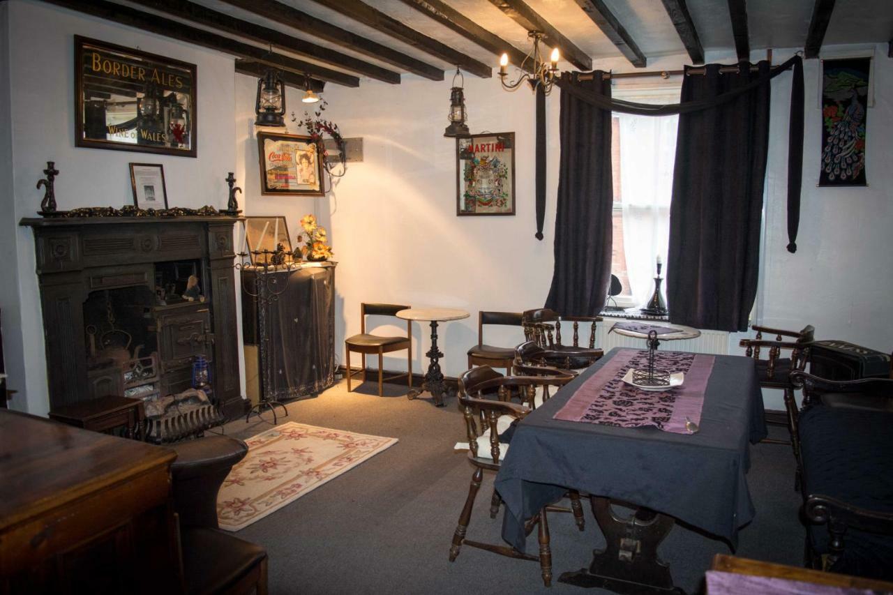 The Benbow Inn At Ruyton-Xi-Towns Bagian luar foto