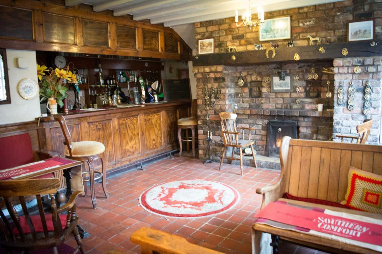The Benbow Inn At Ruyton-Xi-Towns Bagian luar foto